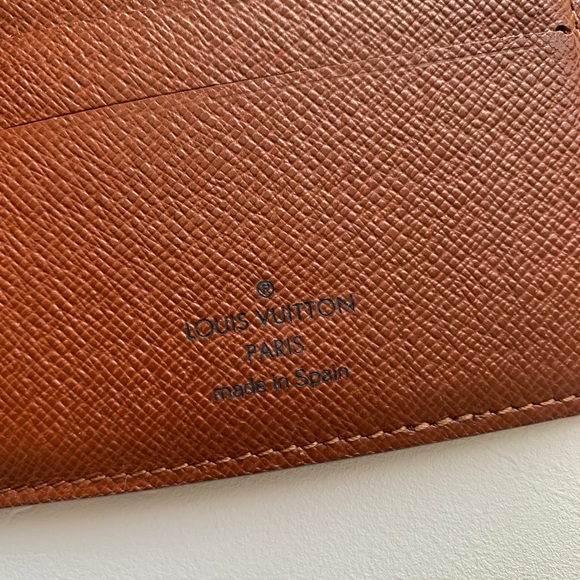Louis Vuitton monogram bifold wallet - Picture 8 of 9